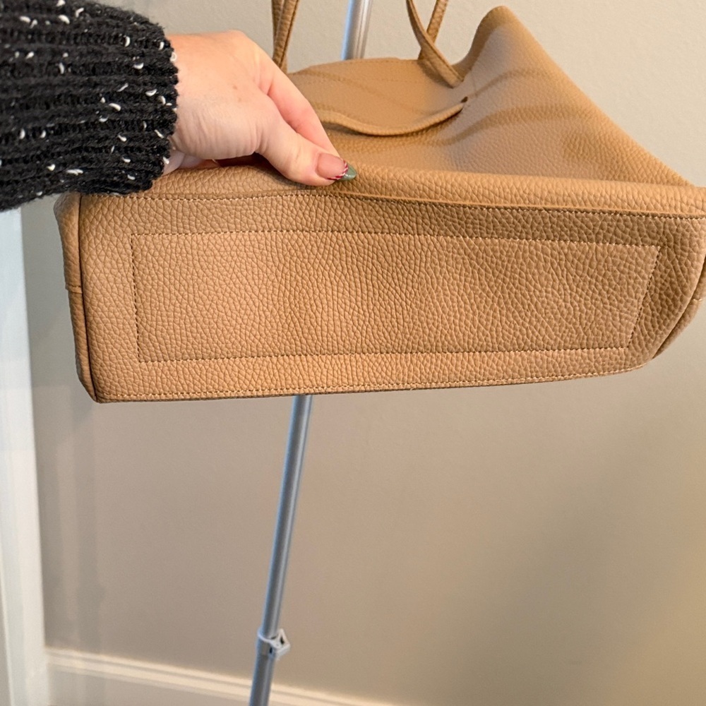 8 Other Reasons Beige Shoulder Bag - Picture 3 of 5